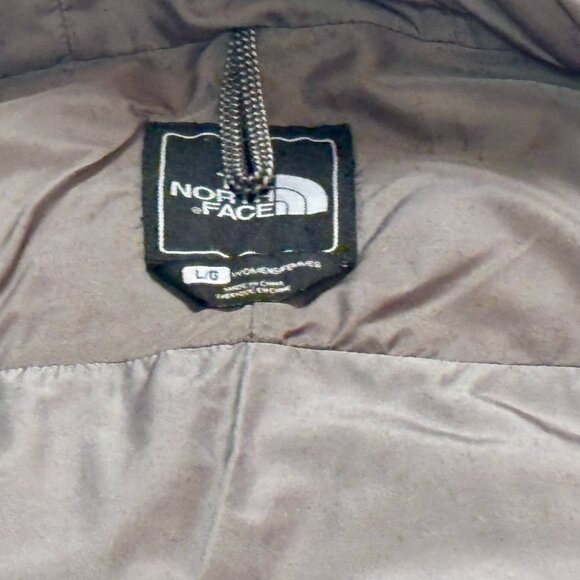 ~~The North Face Women’s White Hooded 550 Fill Down Puffer L Jacket - Picture 6 of 7